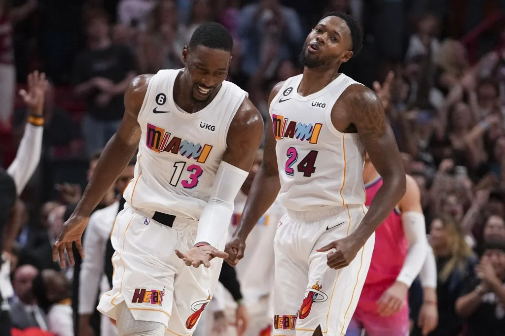 Heat outlast Hawks 106-98, win third straight without Butler Image