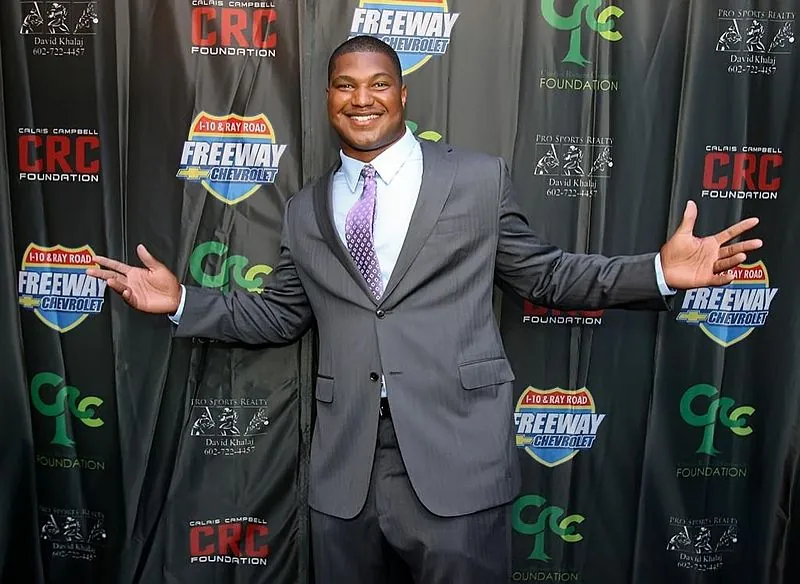 Dolphins sign defensive end Calais Campbell Image
