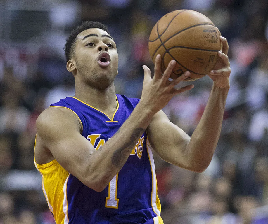 Lakers tie franchise record for most three-pointers in a game Image