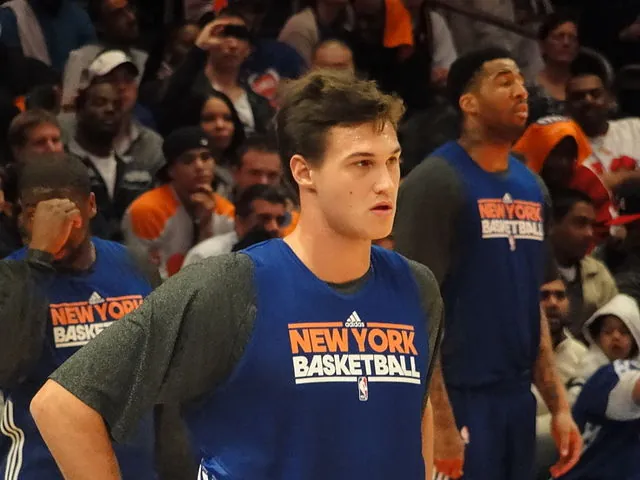 Top 15 NBA players who switched teams on opening weekend of free agency Image