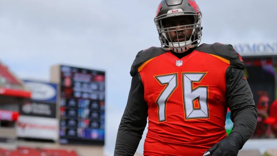 Offensive Tackle Donovan Smith signs with the Chiefs Image