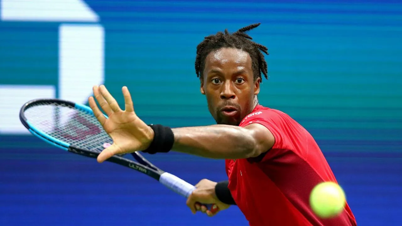 Gael Monfils retires from Vienna Open with a neck injury Image