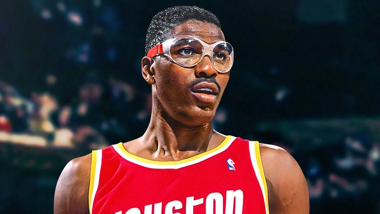 Most triple doubles with 10 or more blocks Image