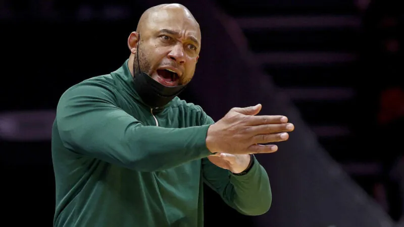 Lakers fire head coach Darvin Ham Image