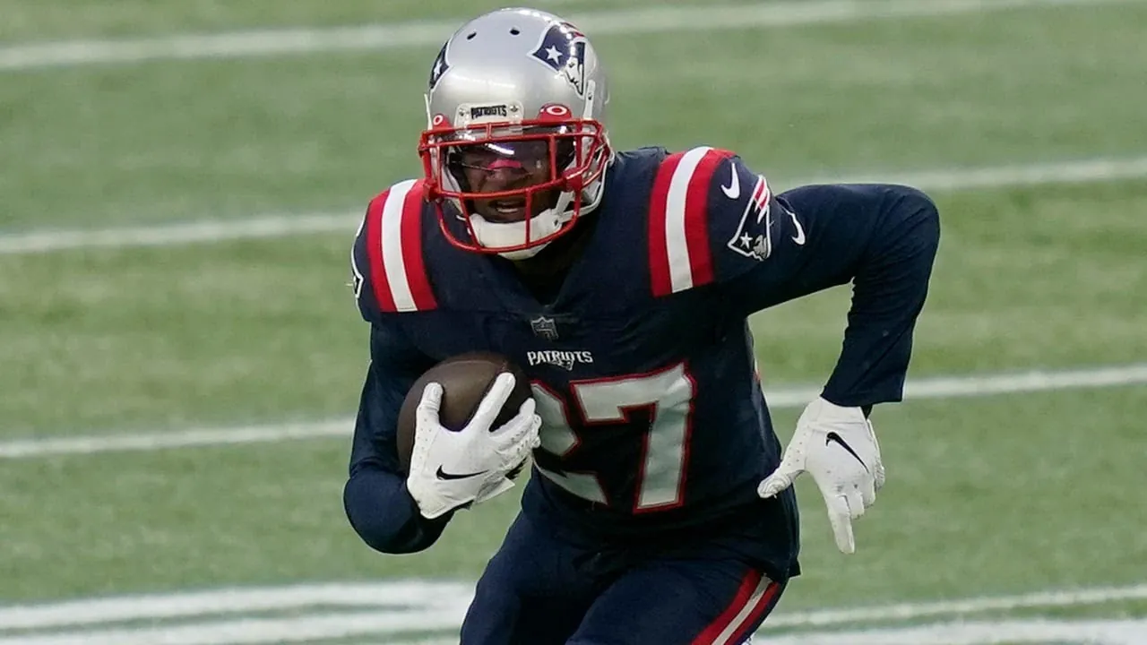 Chargers trade cornerback J.C. Jackson to the Patriots Image