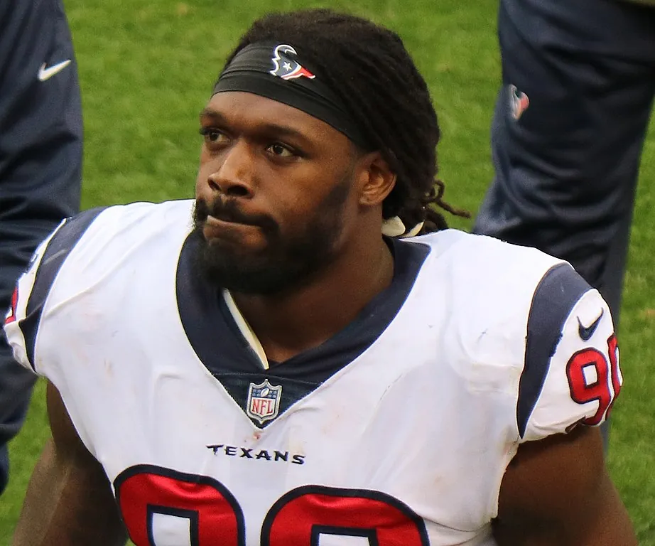Panthers sign linebacker Jadeveon Clowney Image