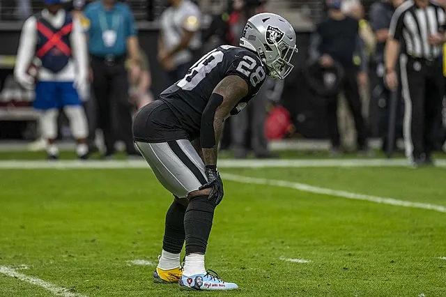 Dozen NFL running backs switch teams in 2024 free agency Image