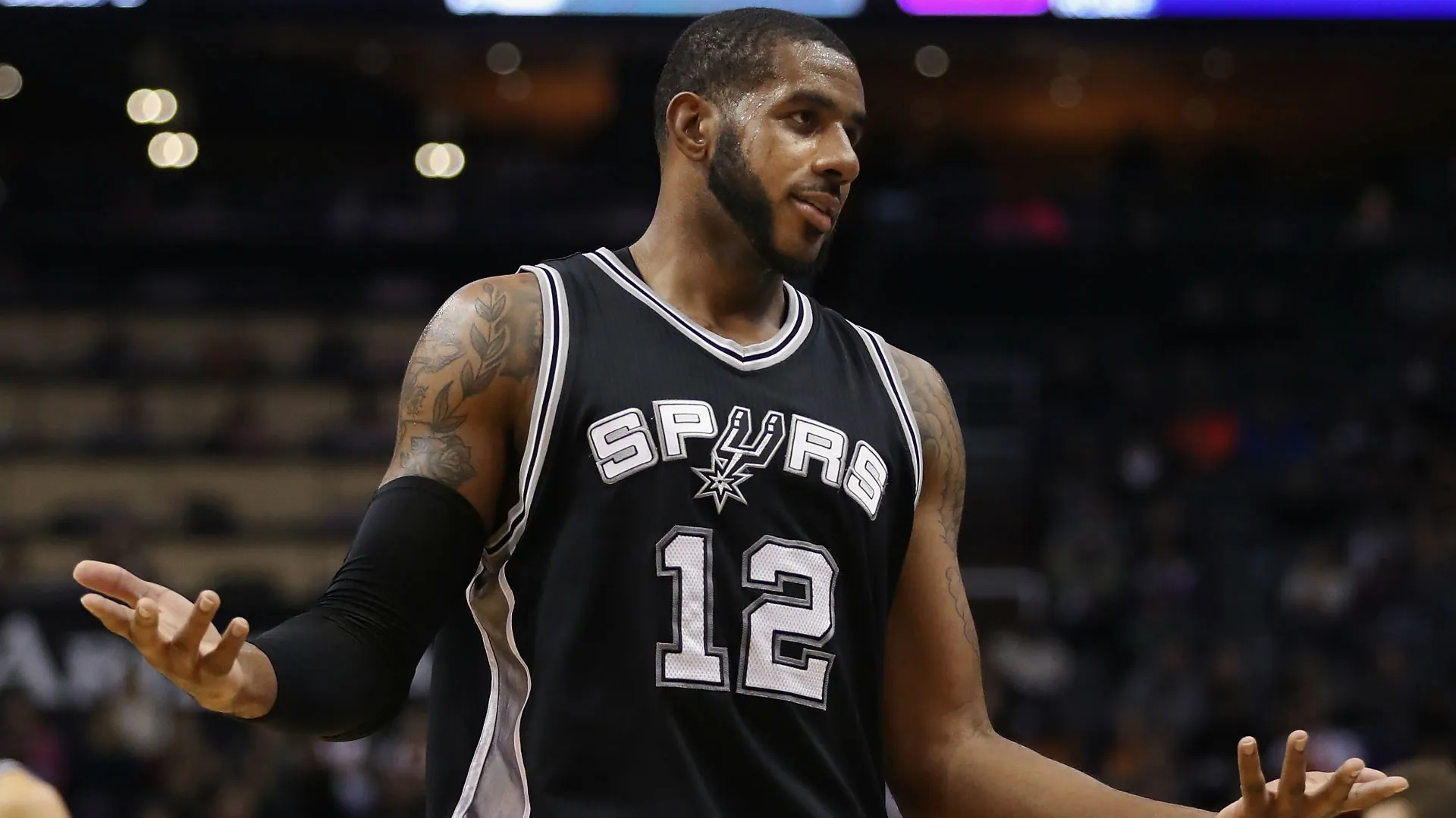 LaMarcus Aldridge signs with the Brooklyn Nets Image