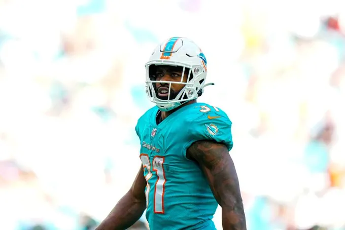Dolphins running back Raheem Mostert out with a thumb injury Image
