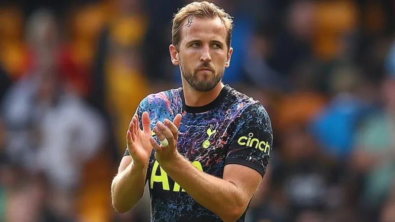 Harry Kane will stay at Tottenham for another season Image