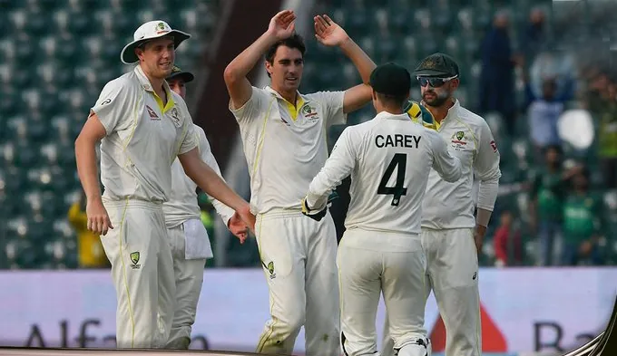 Late surge puts Australia in commanding position leading into Day 4 Image