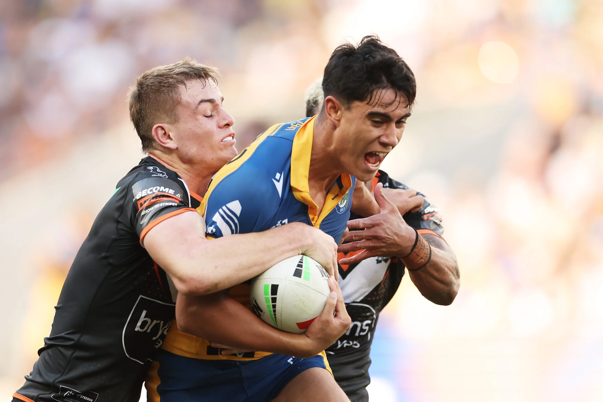Late breakers: Dolphins emerge as shock leaders for Eels young gun Image