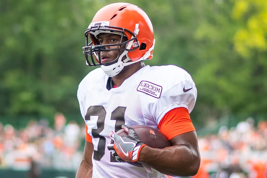 Texans sign running back Nick Chubb Image