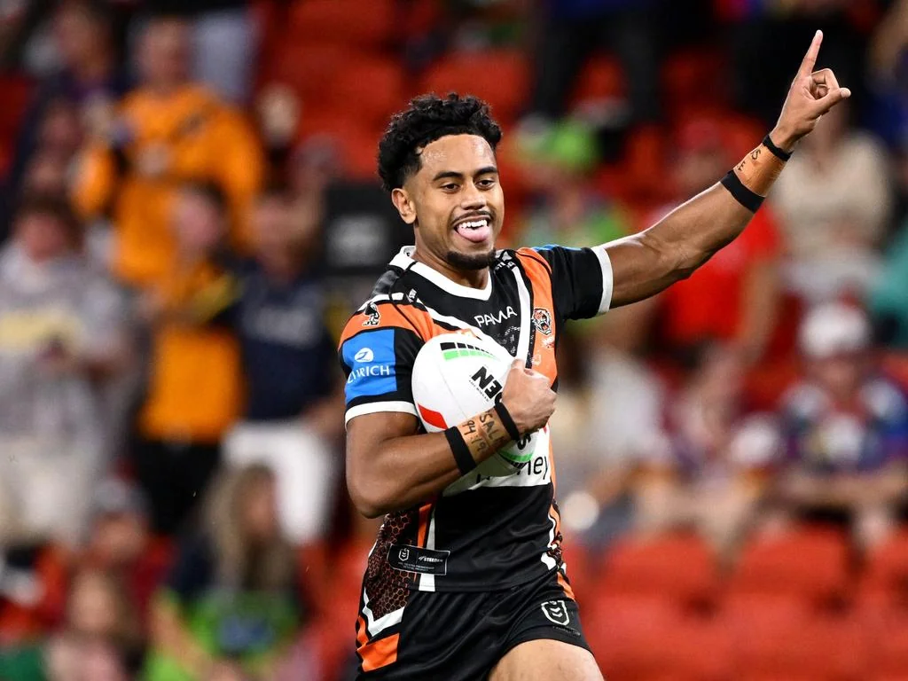 Tigers confident they’ll still keep Bula despite Bulldogs turning his head Image