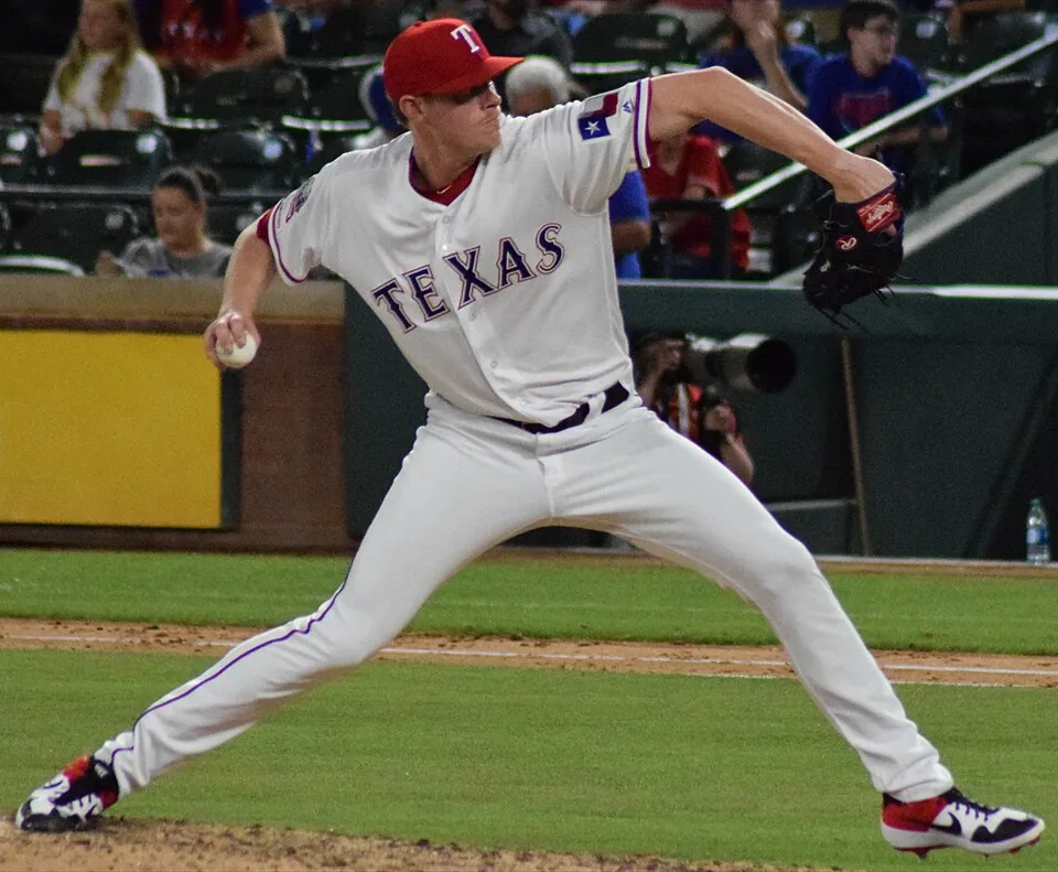Marlins sign closer Pete Fairbanks Image